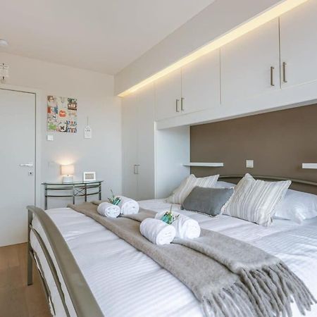 Huswell - Apartment With Stunning Sea View In ميدل كيرك المظهر الخارجي الصورة