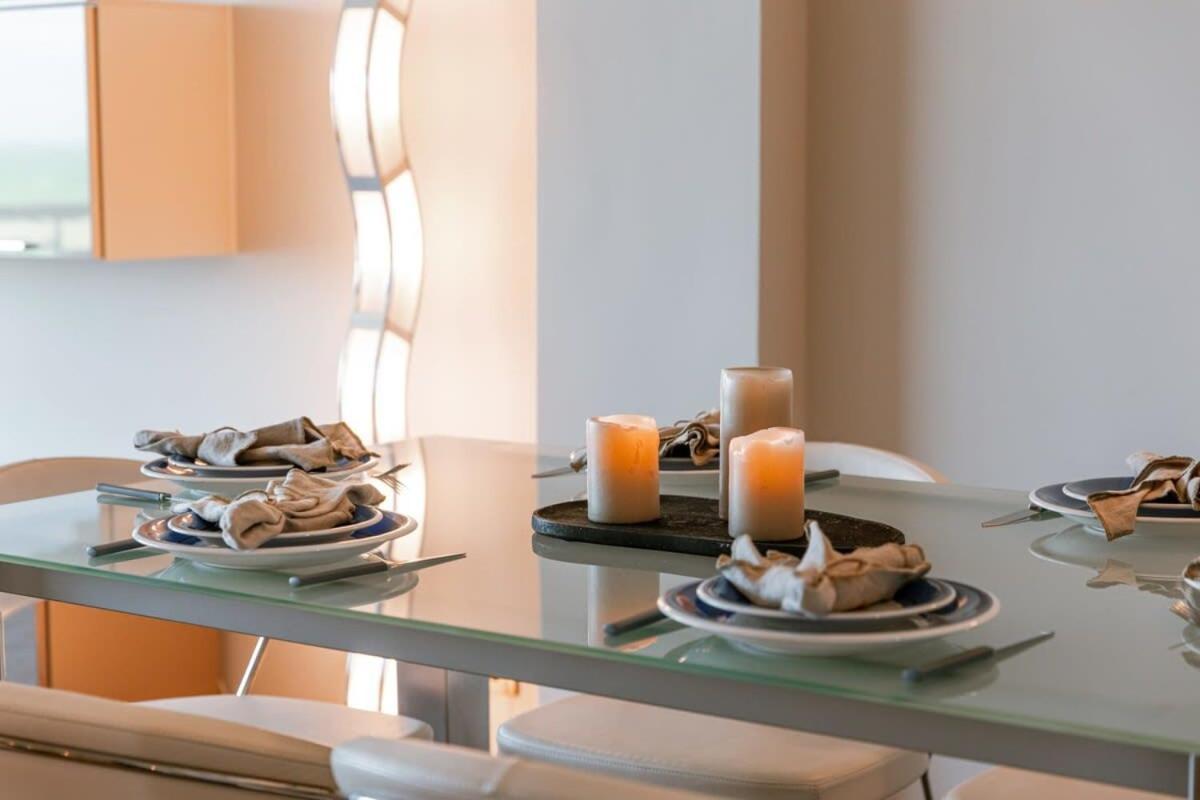 Huswell - Apartment With Stunning Sea View In ميدل كيرك المظهر الخارجي الصورة