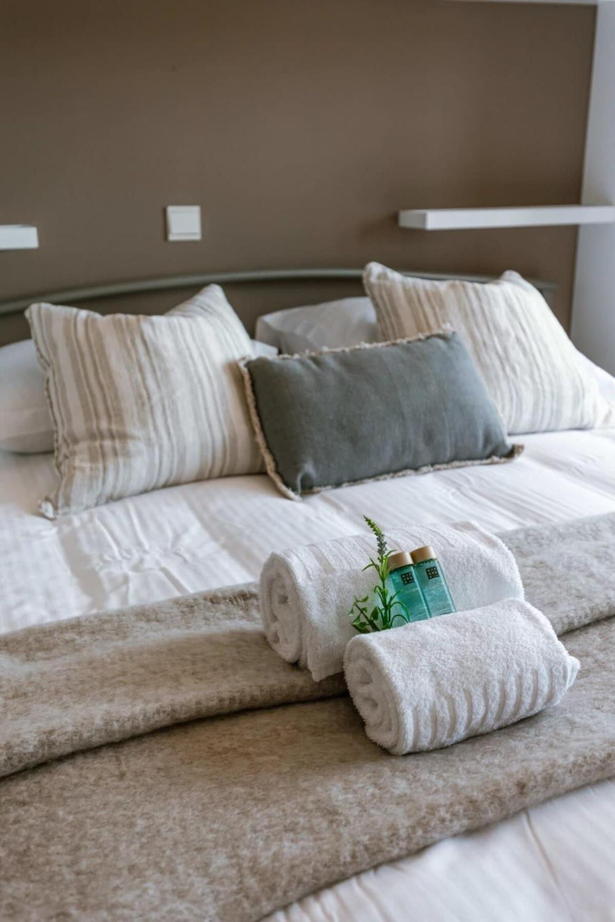 Huswell - Apartment With Stunning Sea View In ميدل كيرك المظهر الخارجي الصورة